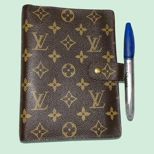 LOUIS VUITTON  Brown Monogram Canvas Medium Ring Agenda Cover.